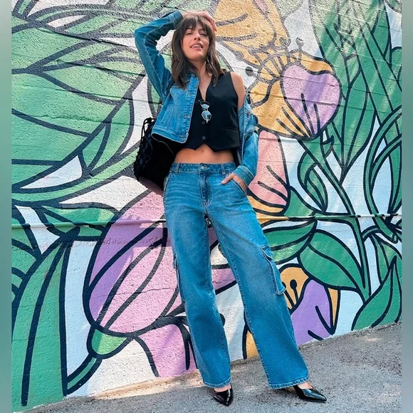 Chic Women’s Black Vest Lined, Size Large, NWT, Three Buttons in Front - Picture 3 of 8